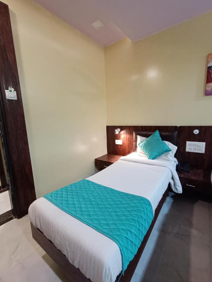 Hotel Amber-Colaba Bombay Esterno foto